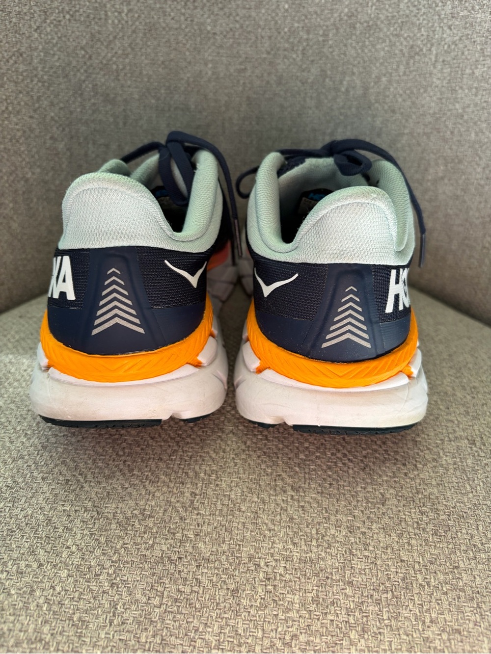 HOKA - women’s size 6.5 Clifton 7 sneakers - Picture 4 of 6
